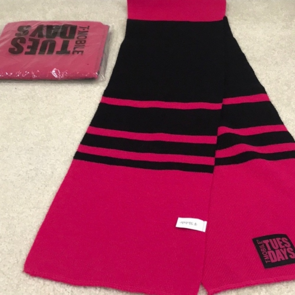 Black & Magenta T-Mobile Tuesday’s Scarf New In Bag - Picture 13 of 16